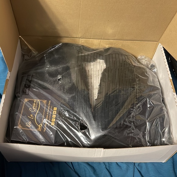 Double Breasted Wool Coat with Faux fur Collar in Black, size Small. Brand New! - Picture 10 of 11